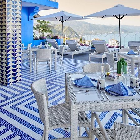 Hotel Luxury Patio Azul (Adults Only) Puerto Vallarta Exteriér fotografie The rooftop bar at the hotel