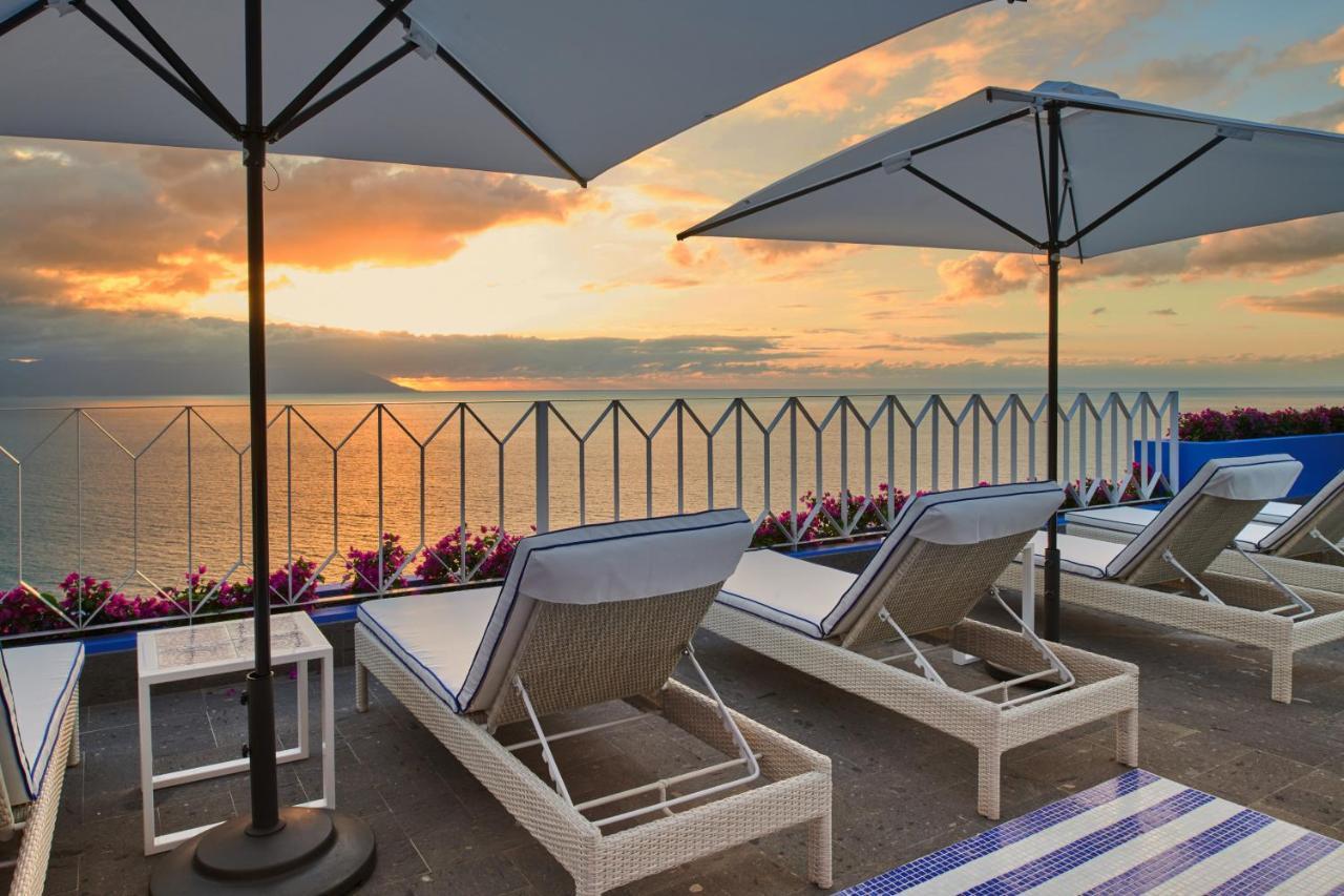 Hotel Luxury Patio Azul (Adults Only) Puerto Vallarta Exteriér fotografie The rooftop pool at the Hotel