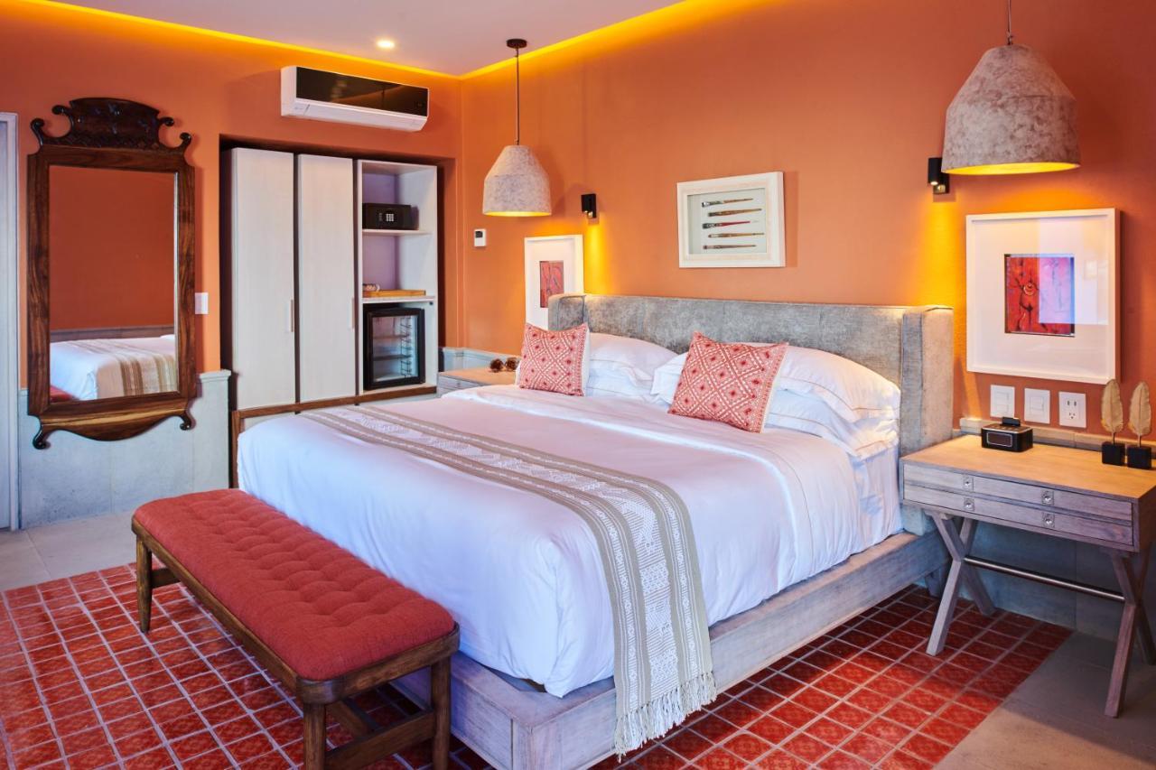 Hotel Luxury Patio Azul (Adults Only) Puerto Vallarta Exteriér fotografie A bedroom at the hotel