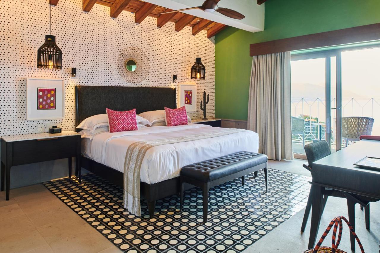 Hotel Luxury Patio Azul (Adults Only) Puerto Vallarta Exteriér fotografie A bedroom at the hotel