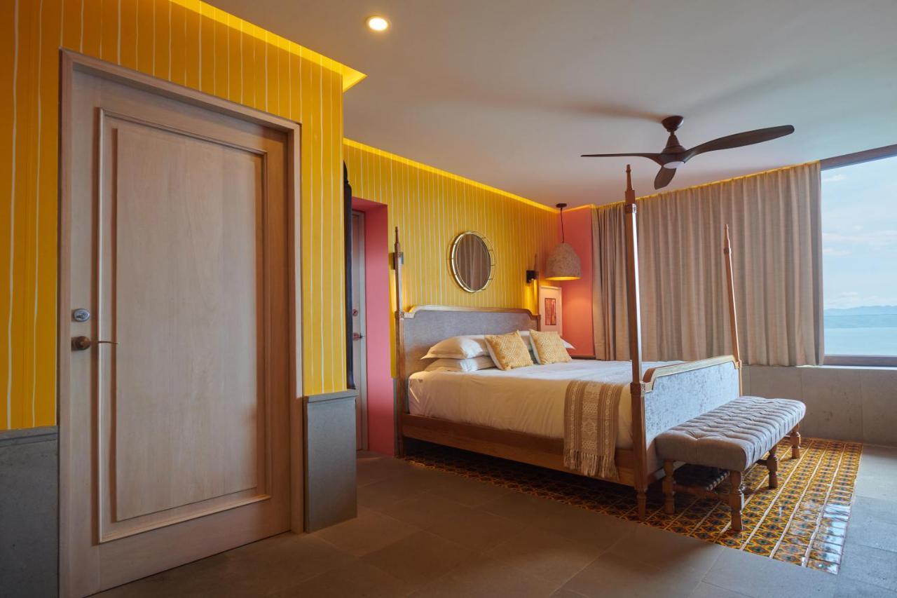Hotel Luxury Patio Azul (Adults Only) Puerto Vallarta Exteriér fotografie A bedroom at the hotel