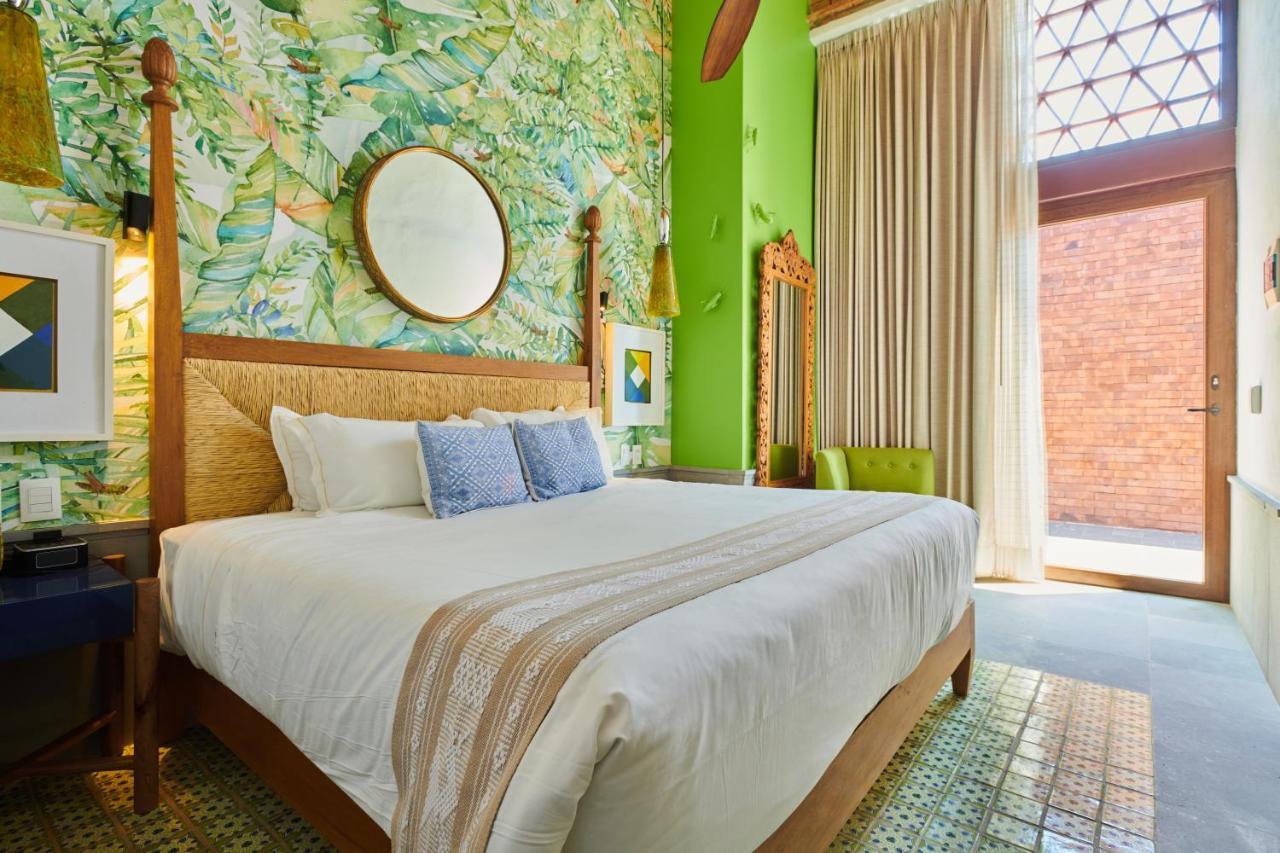 Hotel Luxury Patio Azul (Adults Only) Puerto Vallarta Exteriér fotografie A bedroom at the hotel