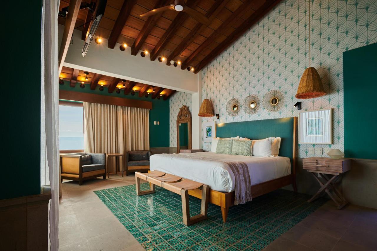 Hotel Luxury Patio Azul (Adults Only) Puerto Vallarta Exteriér fotografie A bedroom at the hotel