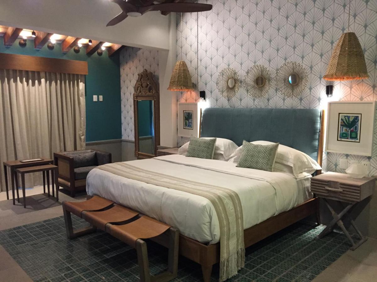 Hotel Luxury Patio Azul (Adults Only) Puerto Vallarta Exteriér fotografie A bedroom at the hotel