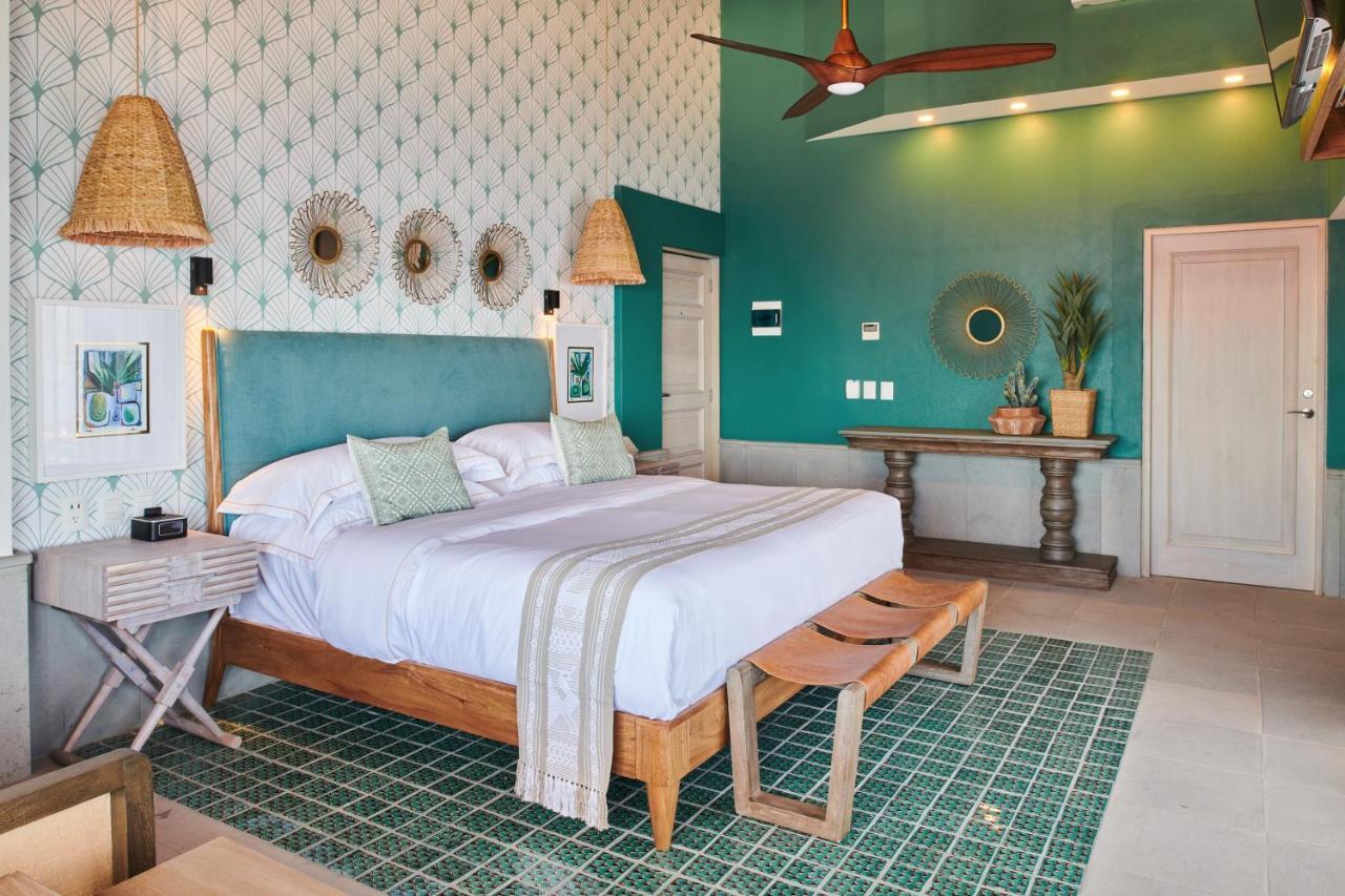 Hotel Luxury Patio Azul (Adults Only) Puerto Vallarta Exteriér fotografie A bedroom at the hotel