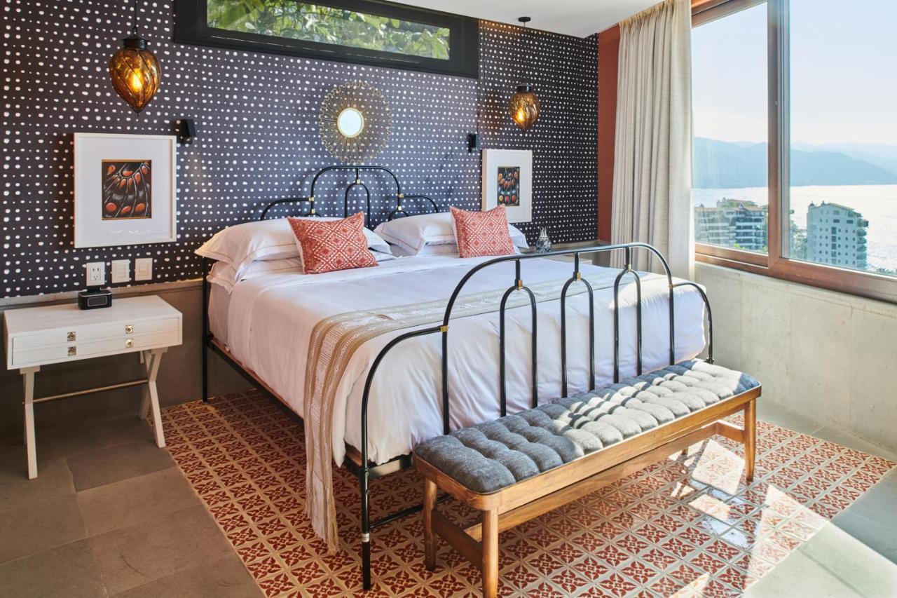 Hotel Luxury Patio Azul (Adults Only) Puerto Vallarta Exteriér fotografie A bedroom at the hotel