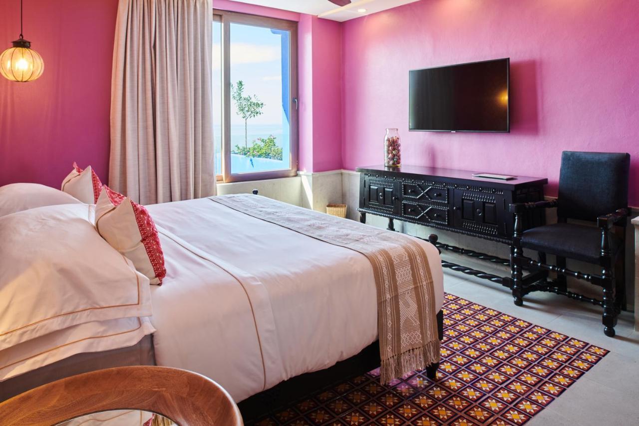 Hotel Luxury Patio Azul (Adults Only) Puerto Vallarta Exteriér fotografie A bedroom at the hotel