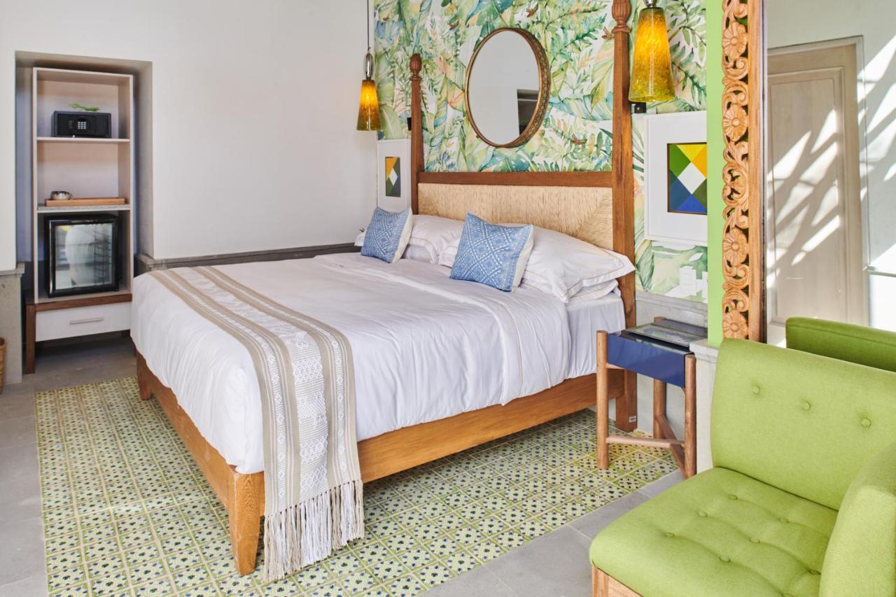 Hotel Luxury Patio Azul (Adults Only) Puerto Vallarta Exteriér fotografie A bedroom at the hotel