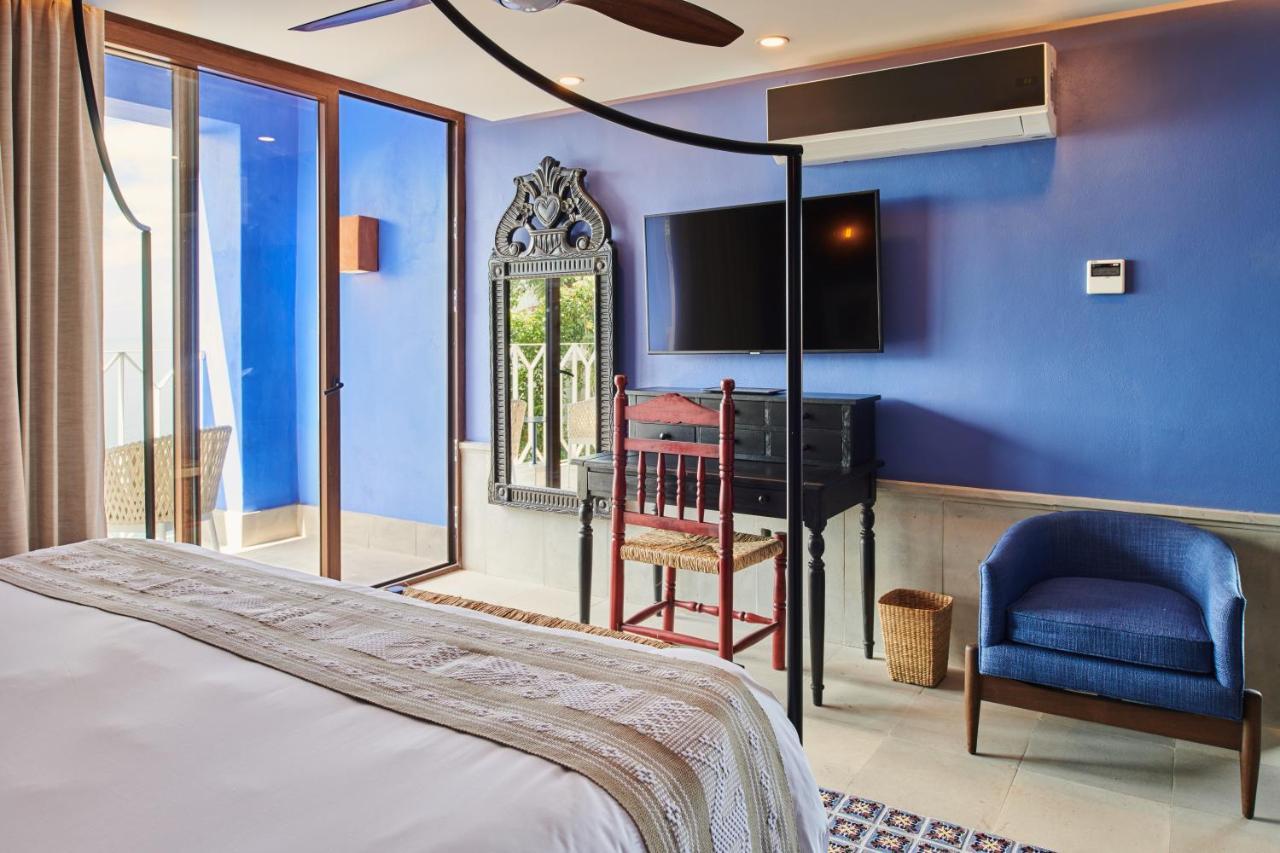 Hotel Luxury Patio Azul (Adults Only) Puerto Vallarta Exteriér fotografie A room at the hotel