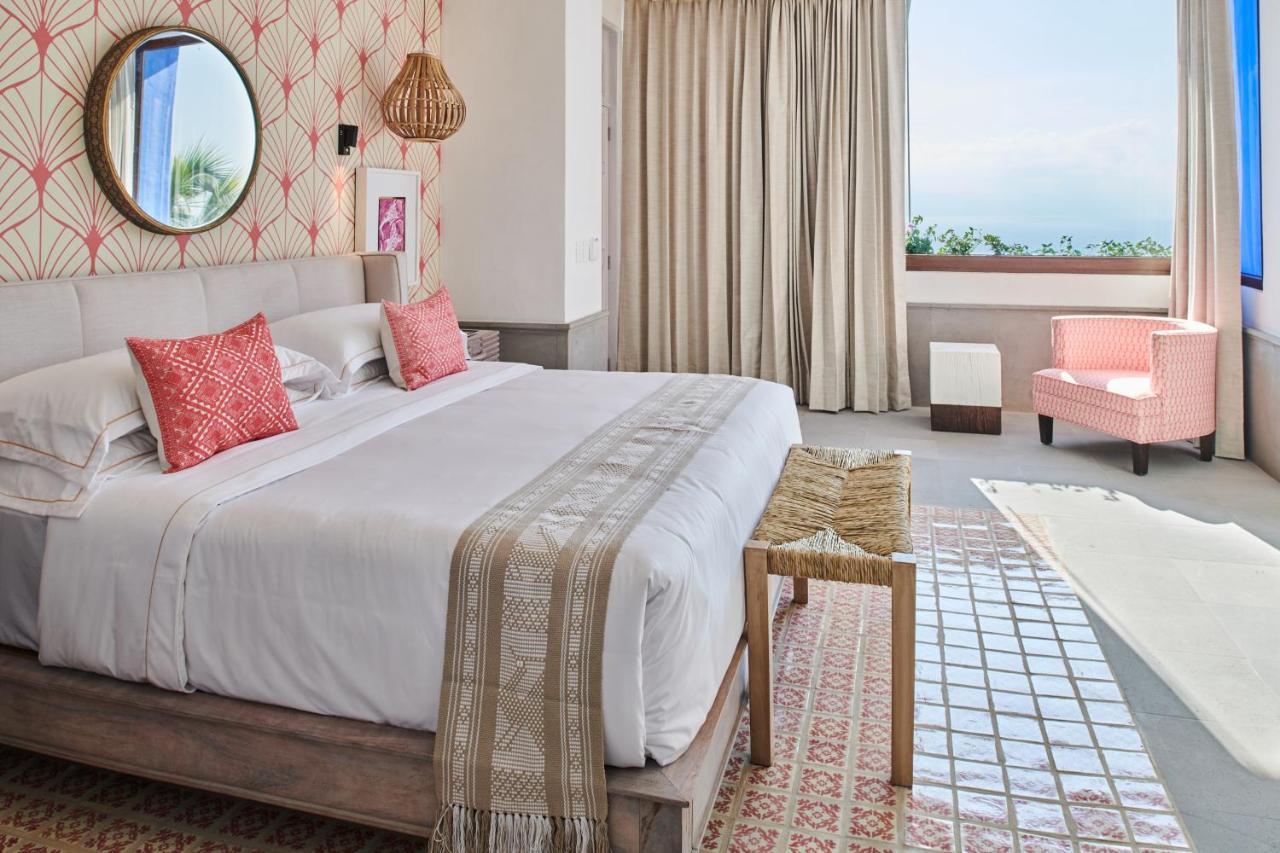 Hotel Luxury Patio Azul (Adults Only) Puerto Vallarta Exteriér fotografie A bedroom at the hotel