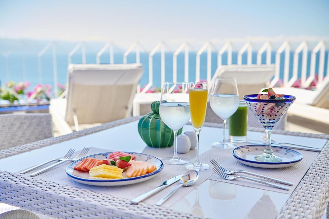 Hotel Luxury Patio Azul (Adults Only) Puerto Vallarta Exteriér fotografie A table set for breakfast